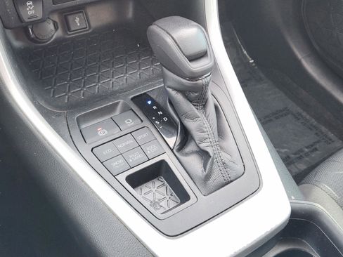 Used 2021 Toyota RAV4 XLE image 15