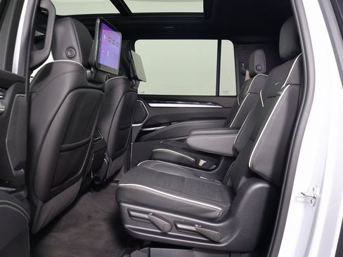 Used 2026 Cadillac Escalade ESV Sport w/ Touring Package AWD/4WD image 11
