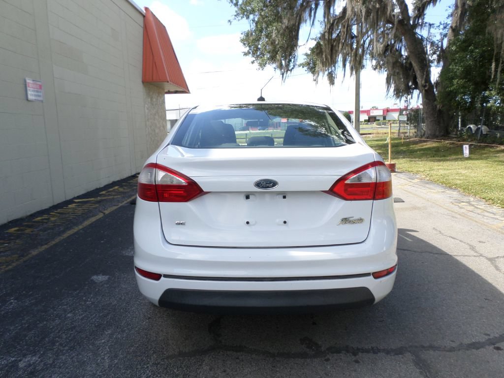 Used 2014 Ford Fiesta SE FWD image 6