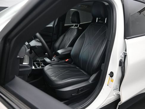 Used 2023 Ford Mustang Mach-E Select RWD image 9