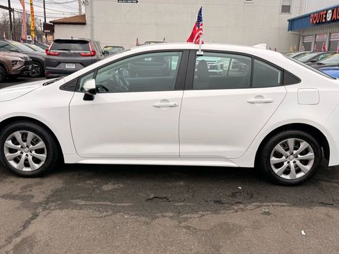 Used 2025 Toyota Corolla LE image 10