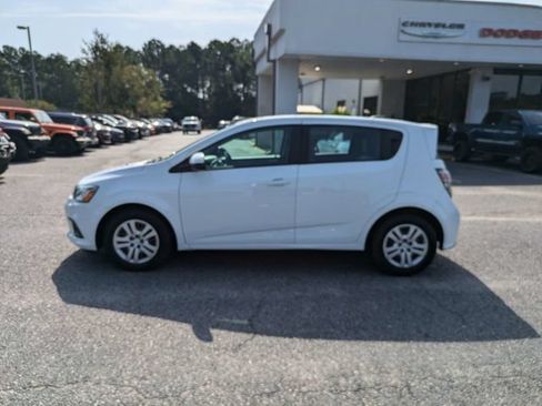 Used 2019 Chevrolet Sonic LT FWD image 8
