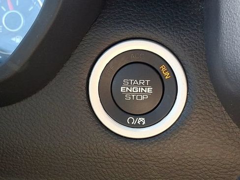 Used 2023 RAM 1500 Laramie AWD/4WD image 29