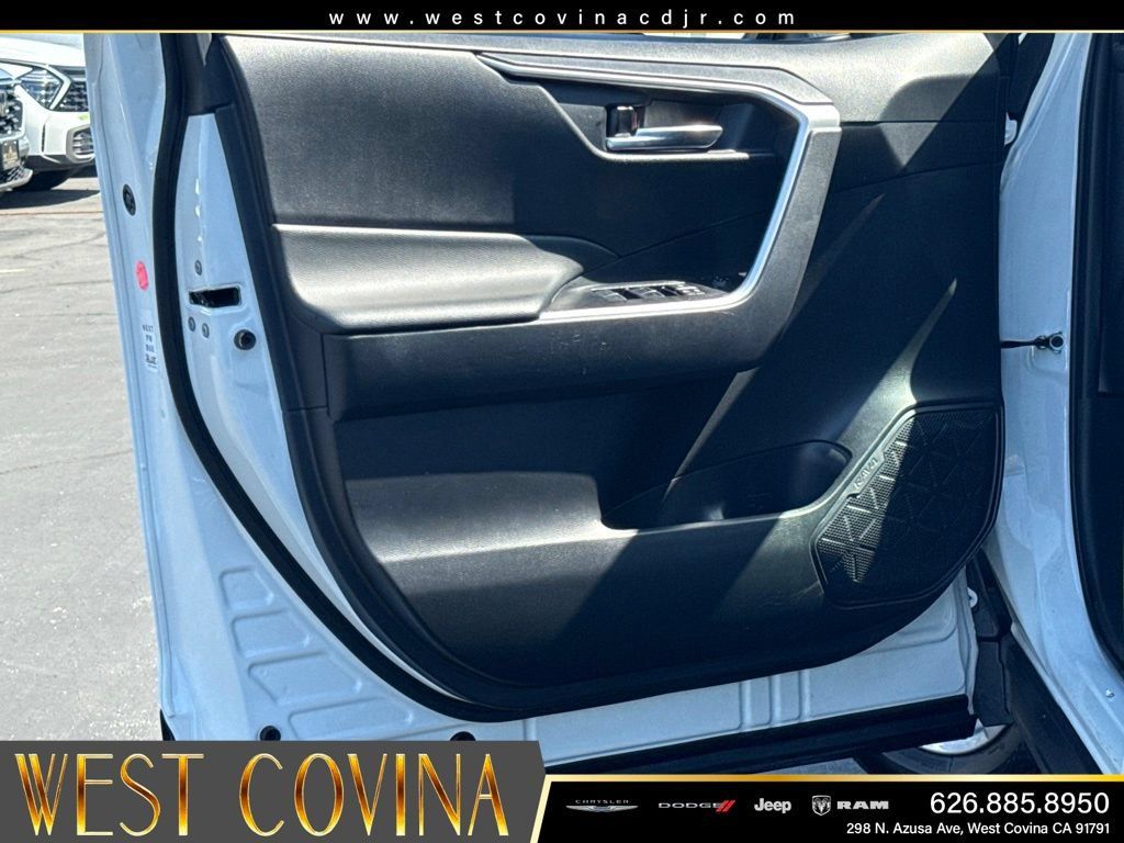 Used 2024 Toyota RAV4 XLE FWD image 19