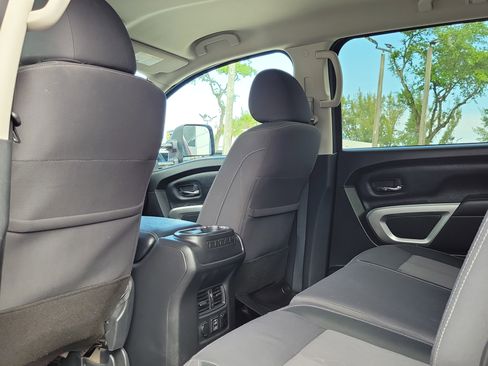 Used 2021 Nissan Titan SV w/ SV Convenience Package AWD/4WD image 14