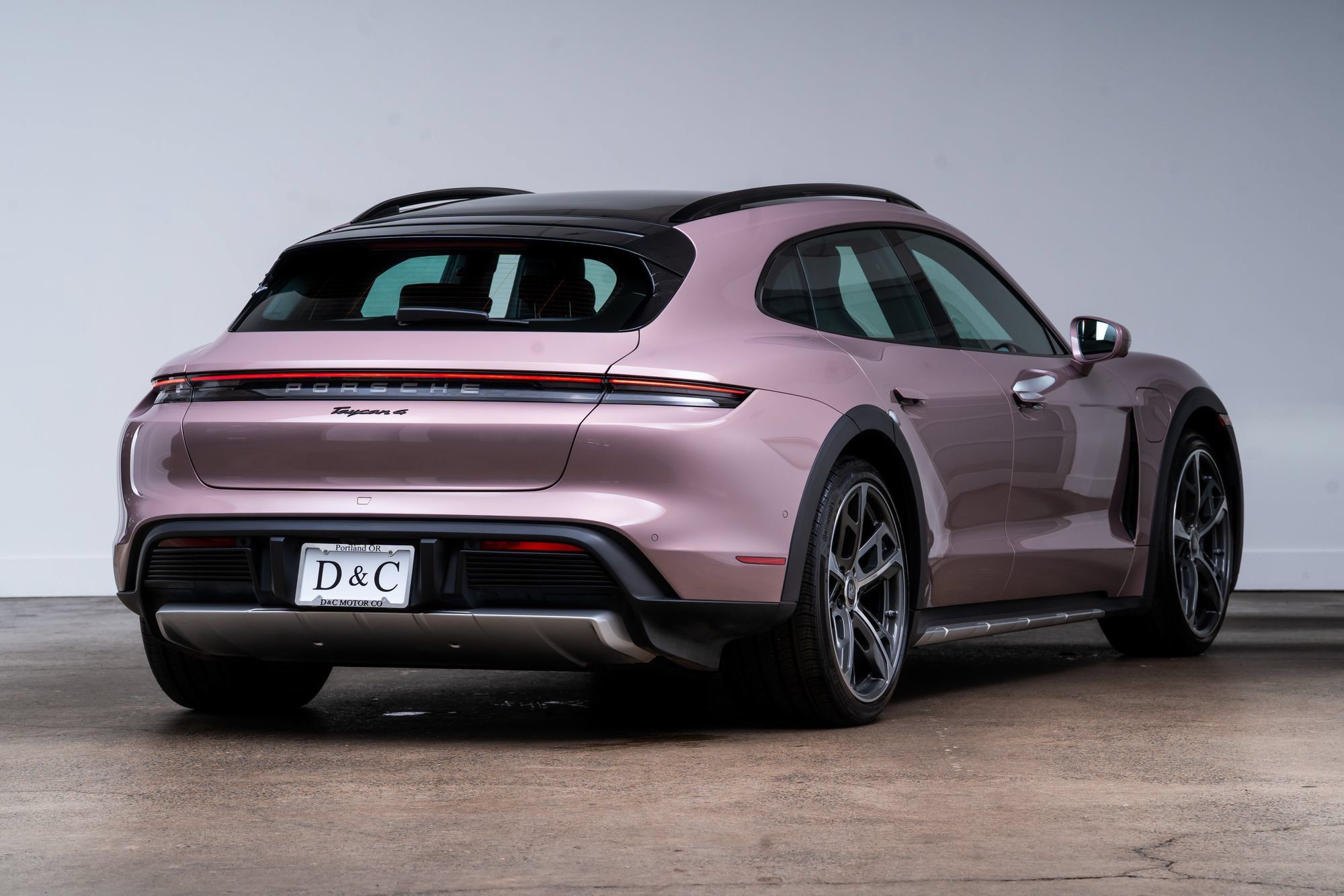 Used 2024 Porsche Taycan 4 Cross Turismo AWD/4WD image 7