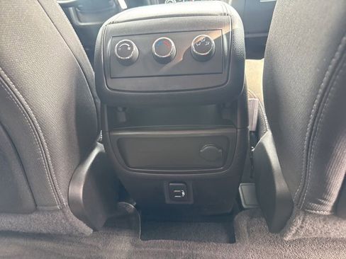 Used 2016 Chevrolet Traverse LT FWD image 26