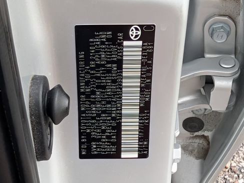 Used 2025 Toyota Corolla LE FWD image 33