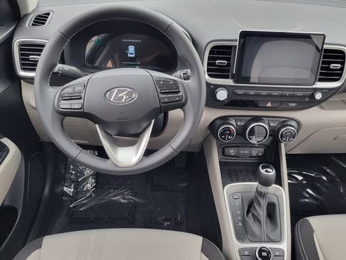 Used 2026 Hyundai Venue SEL image 4