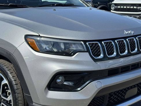 Used 2024 Jeep Compass Limited AWD/4WD image 8