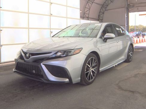 Used 2024 Toyota Camry SE FWD image 1