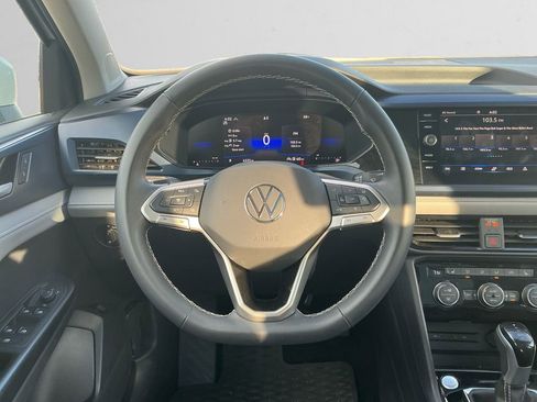 Used 2024 Volkswagen Taos SE w/ Panoramic Sunroof Package image 12