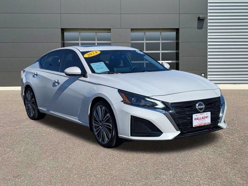Used 2024 Nissan Altima 2.5 SL FWD image 3