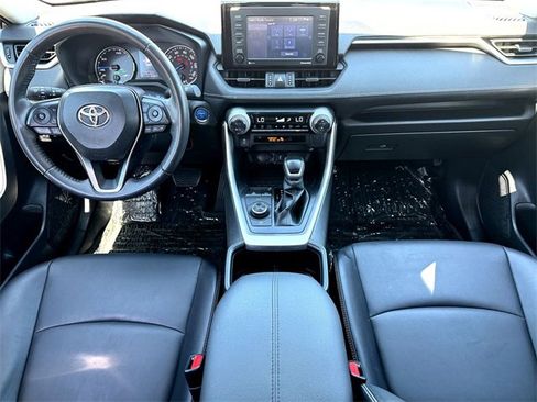 Used 2022 Toyota RAV4 XLE Premium image 27