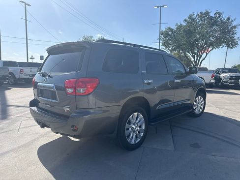 Used 2016 Toyota Sequoia Platinum RWD image 3