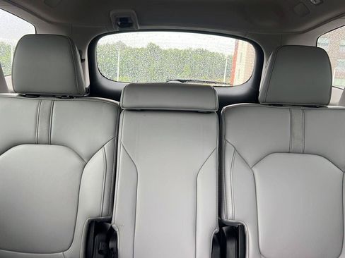 Certified 2025 Honda Pilot Touring image 13
