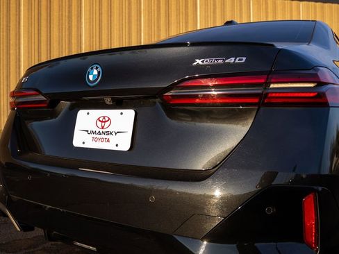 Used 2025 BMW i5 xDrive40 w/ M Sport Package image 9