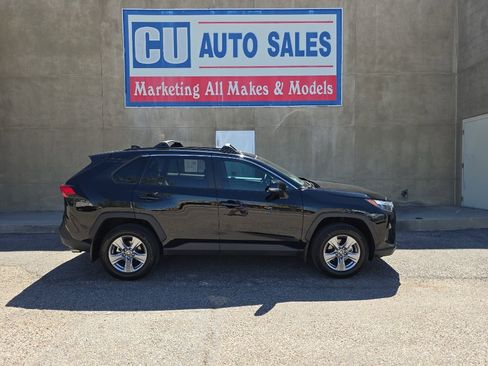 Used 2025 Toyota RAV4 XLE w/ Convenience Package image 5