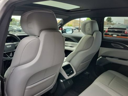 Used 2024 Cadillac Lyriq Luxury AWD/4WD image 29