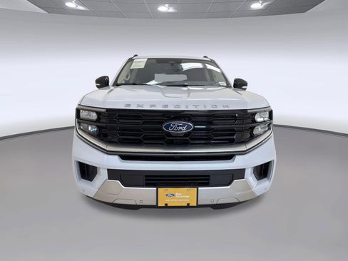 Certified 2025 Ford Expedition Platinum AWD/4WD image 6