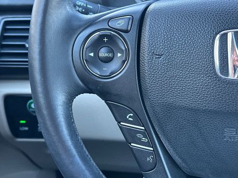 Used 2014 Honda Accord Touring image 25