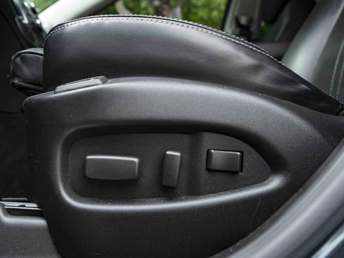 Used 2012 Cadillac SRX Luxury FWD image 45
