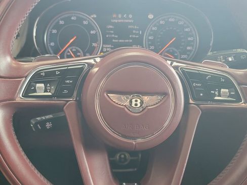 Used 2020 Bentley Bentayga image 39