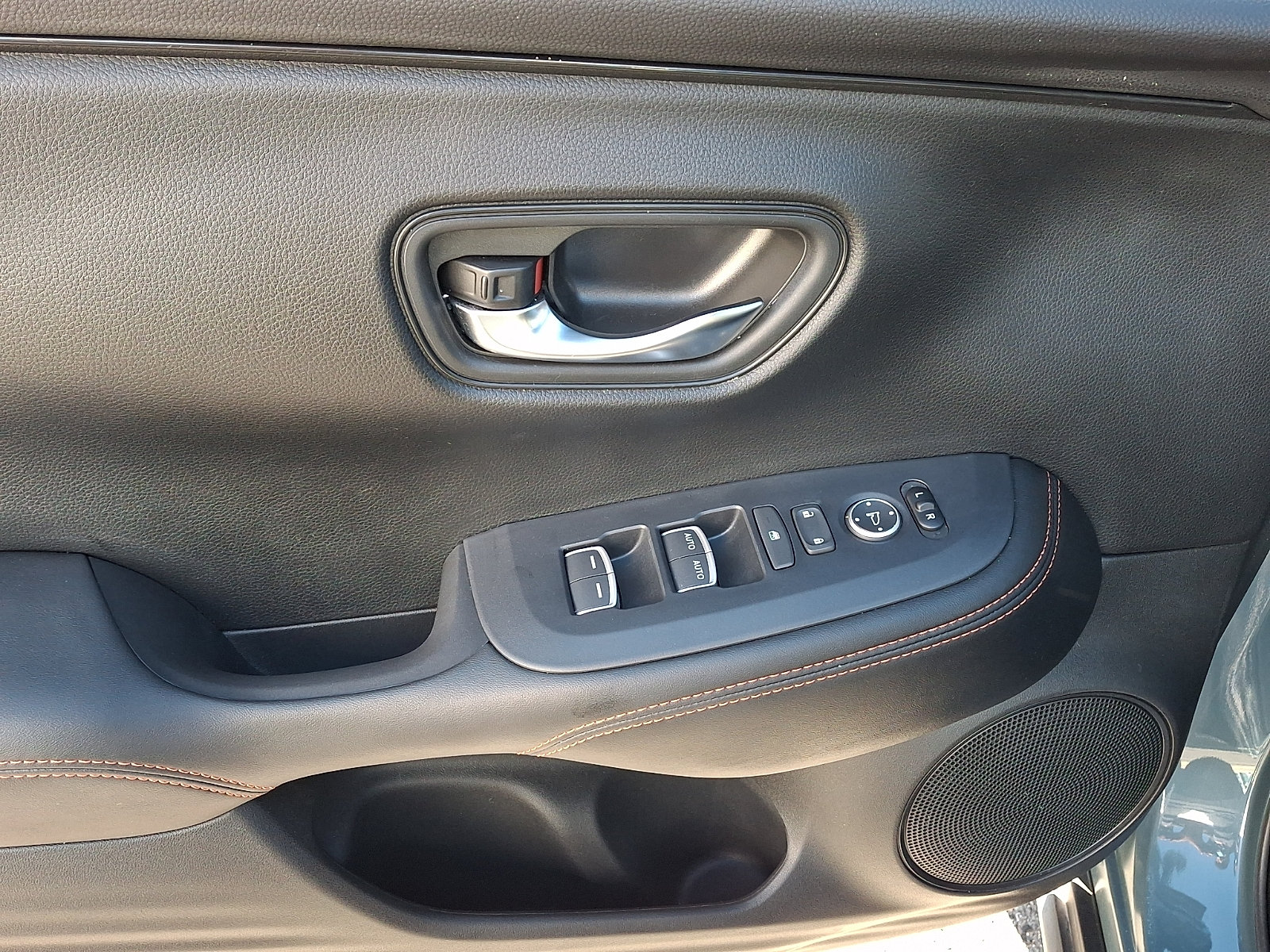 Used 2024 Honda HR-V Sport image 12