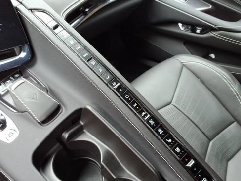 Used 2023 Chevrolet Corvette Stingray Preferred Cpe w/ Z51 Performance Package RWD image 32
