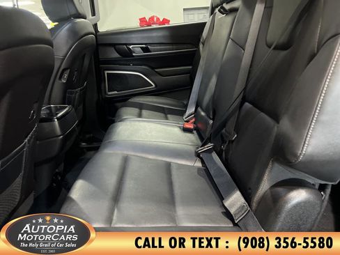 Used 2023 Kia Telluride EX image 16