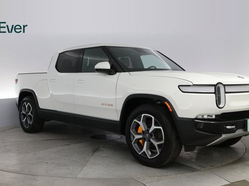 Used 2022 Rivian R1T Adventure image 4