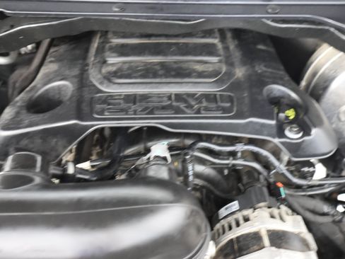 Used 2019 RAM 1500 Laramie AWD/4WD image 22