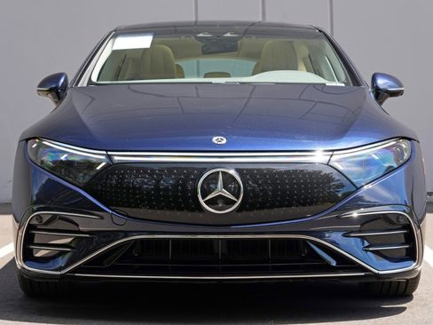Used 2023 Mercedes-Benz EQS 580 4MATIC Sedan image 7