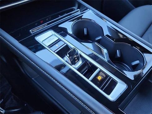 Certified 2024 Volkswagen Atlas Cross Sport SE w/ Panoramic Sunroof Package image 22