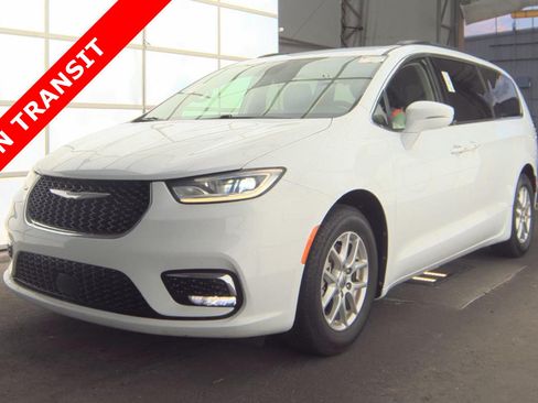 Used 2022 Chrysler Pacifica Touring-L FWD image 1
