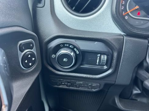 Used 2024 Jeep Wrangler Sport AWD/4WD image 25