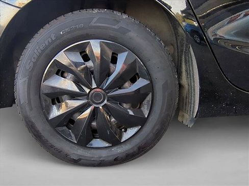 Used 2017 Chevrolet Cruze LS image 22