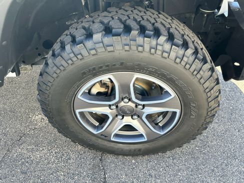 Used 2022 Jeep Wrangler Unlimited Sport image 9