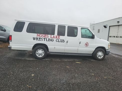 Used 2011 Ford E-350 and Econoline 350 XLT image 7