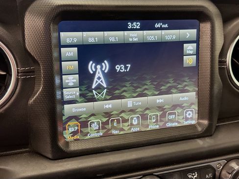 Used 2022 Jeep Wrangler Sahara w/ Cold Weather Group image 21