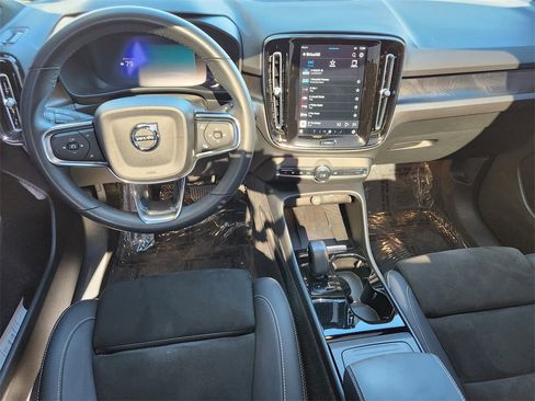 Used 2023 Volvo C40 P8 Recharge Ultimate image 2