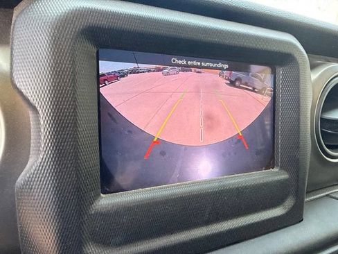 Used 2019 Jeep Wrangler Unlimited Sport S AWD/4WD image 10