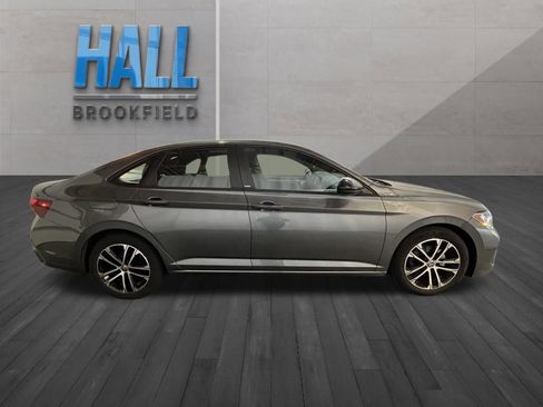 Used 2023 Volkswagen Jetta Sport image 7