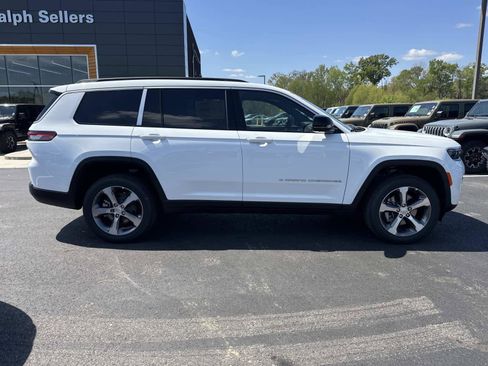 New 2026 Jeep Grand Cherokee L Limited w/ Luxury Tech Group II RWD image 6