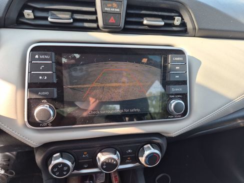 Used 2020 Nissan Versa SV FWD image 11