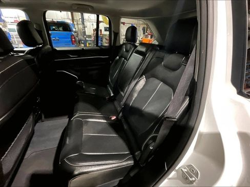Used 2023 Jeep Grand Cherokee 4WD 4xe w/ Luxury Tech Group II image 23
