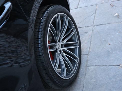 Used 2025 Porsche Macan S image 37