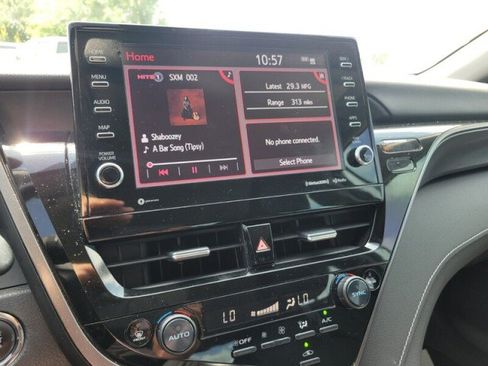 Used 2022 Toyota Camry XSE FWD image 21