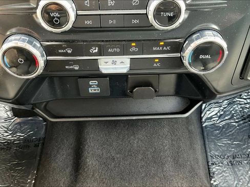 Used 2024 Ford F150 XLT AWD/4WD image 25