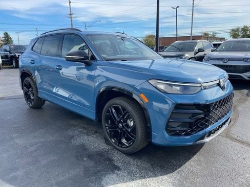 New 2026 Volkswagen Tiguan SE R-Line image 8